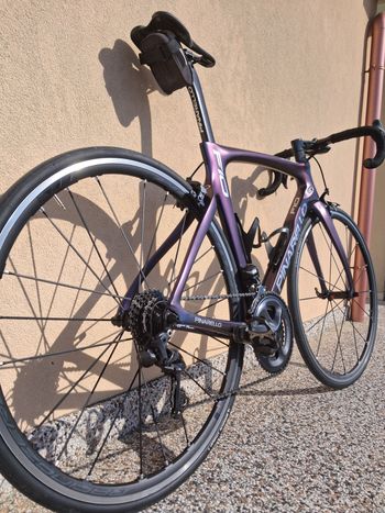 Used Pinarello DOGMA F10 2018 2018 Road & Gravel — image 2 of 5