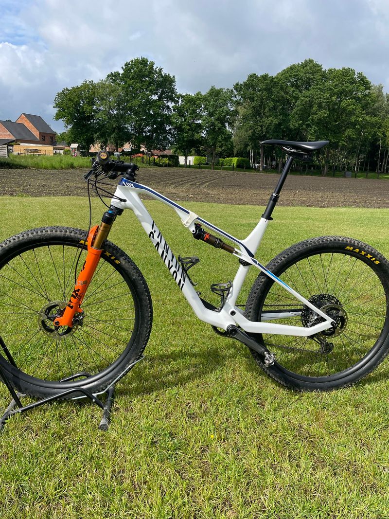 Canyon Lux CF SLX 9 TEAM 2022 2022 MTB d'occasion