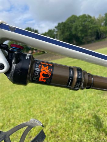 Used Canyon Lux CF SLX 9 TEAM 2022 2022 Mountainbike, White, 29 — image 5 of 9