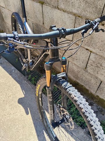 Gebrauchtes Orbea OIZ M10 2022 2022 Mountainbike, Schwarz, 29 — Bild 2 von 3