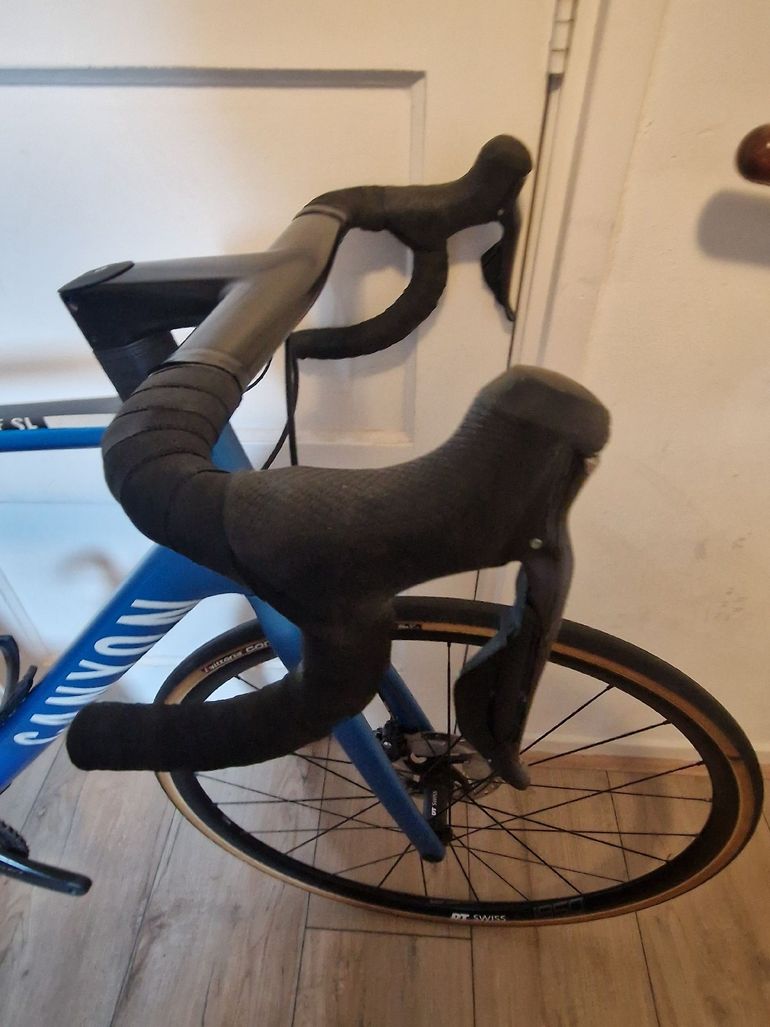 Used Canyon Ultimate CF SL Disc 8.0 Di2 2020 2020 Road & Gravel, Blue — image 5 of 8