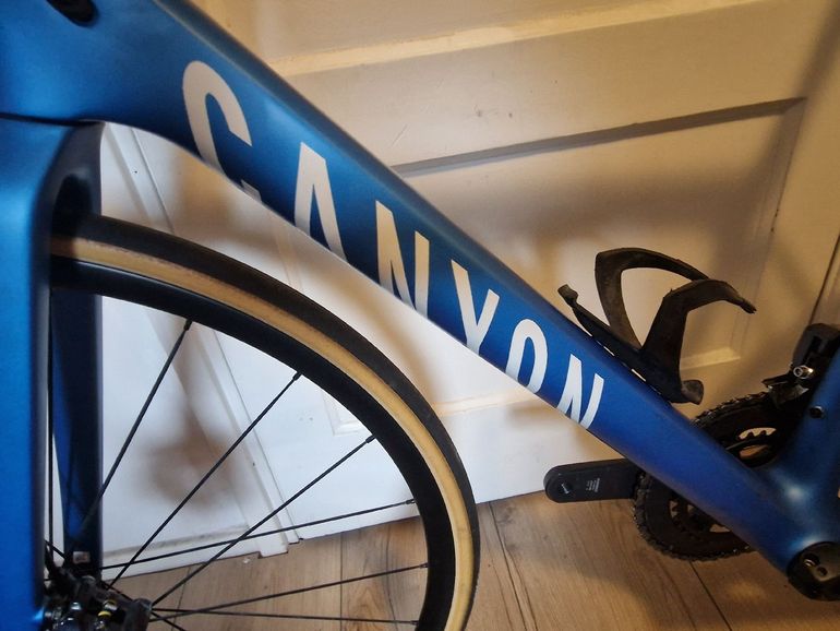 Used Canyon Ultimate CF SL Disc 8.0 Di2 2020 2020 Road & Gravel, Blue — image 7 of 8