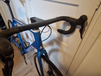 Used Canyon Ultimate CF SL Disc 8.0 Di2 2020 2020 Road & Gravel, Blue — image 4 of 8