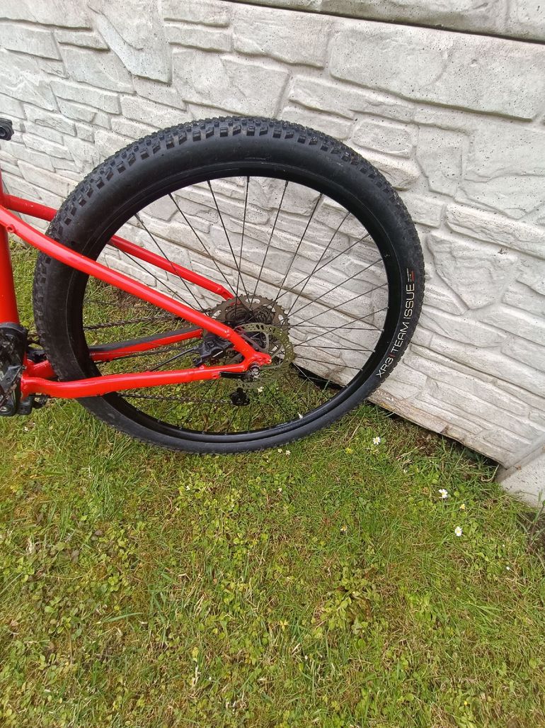 Used Trek Marlin 7 2021 2021 Mountainbike, Red, 29 — image 2 of 5