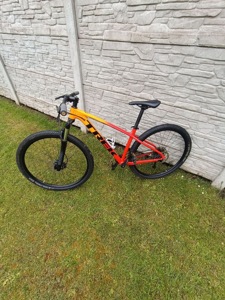 Used Trek Marlin 7 2021 2021 Mountainbike, Red, 29 — image 1 of 5