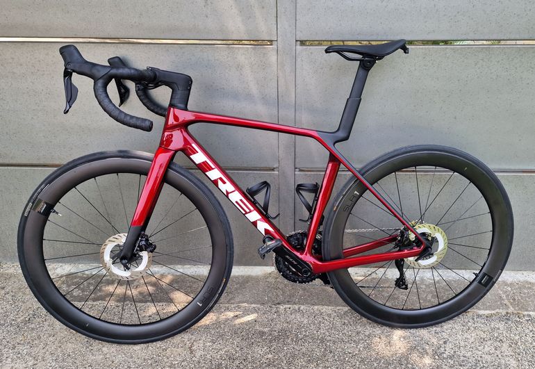 Used Trek Madone SL 6 Gen 8 2025 2025 Road & Gravel, Red — image 2 of 6