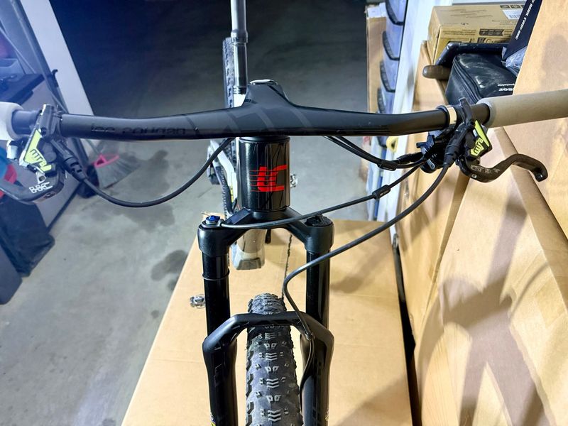 Used Lee Cougan Crossfire Trail 2025 2025 Mountainbike, Black, 29 — image 6 of 8