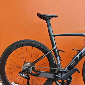 Used BH Bikes AEROLIGHT 7.0 - Shimano Ultegra Di2 2024 Road & Gravel, Black — image 4 of 7