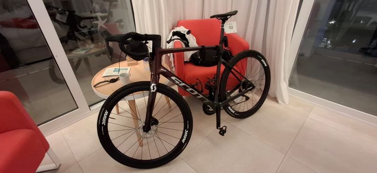 Used Scott Addict 30 2023 2023 Road & Gravel — image 3 of 3