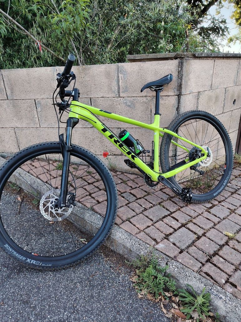 Used Trek X-Caliber 9 2019 2019 Mountainbike, Green, 27.5, 29 — image 2 of 13