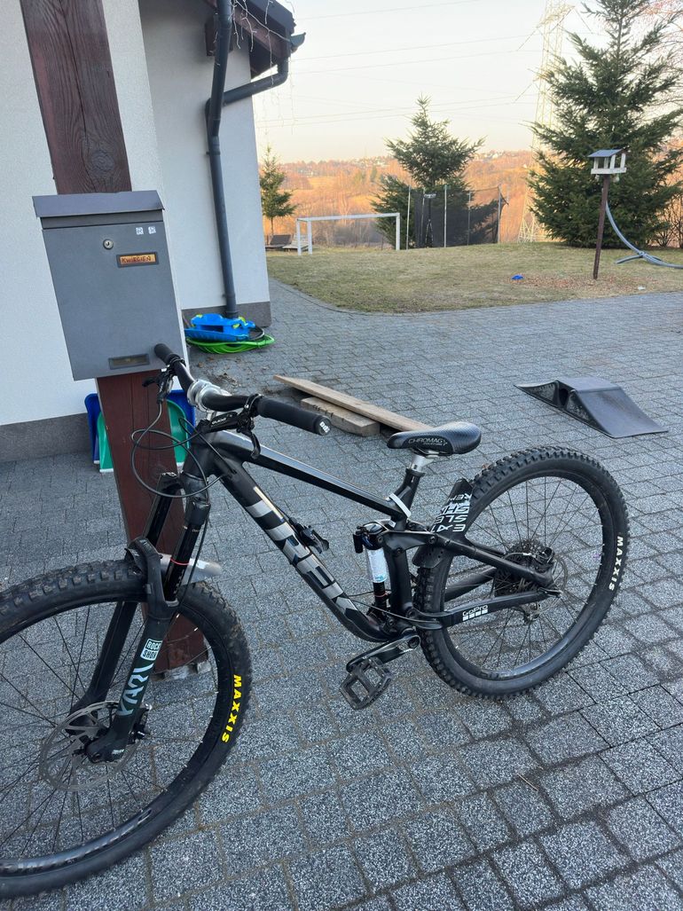 Used Trek Slash 8 2020 2020 Mountainbike, Black, 29 — image 5 of 6