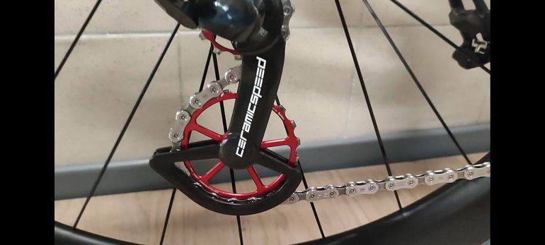 Used Trek Madone SLR 6 Gen 6 2023 2023 Road & Gravel, White — image 2 of 3