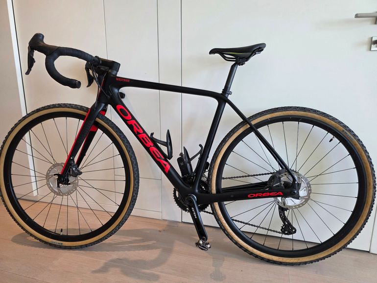 Used Orbea TERRA M20i 2022 2022 Road & Gravel, Black — image 1 of 6