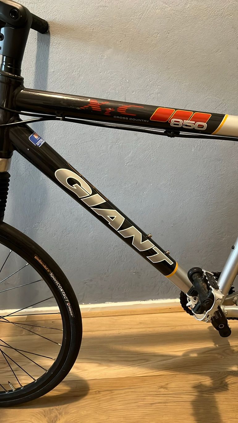 Used Giant Anytour Shimano Deore 2001 Mountainbike, Black — image 4 of 17