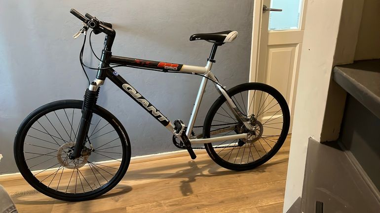 Used Giant Anytour Shimano Deore 2001 Mountainbike, Black — image 1 of 17