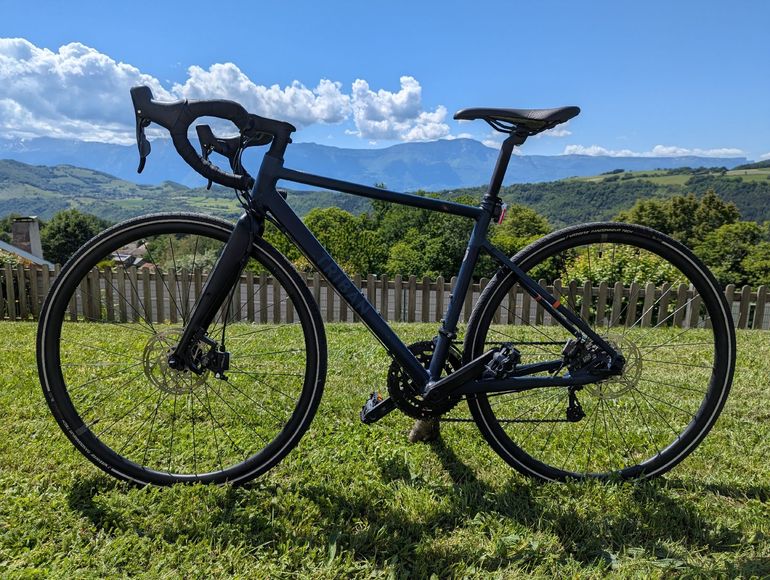 Used TRIBAN RC520 Disc Road Bike - 105 2021 2021 Road & Gravel, Blue — image 1 of 5