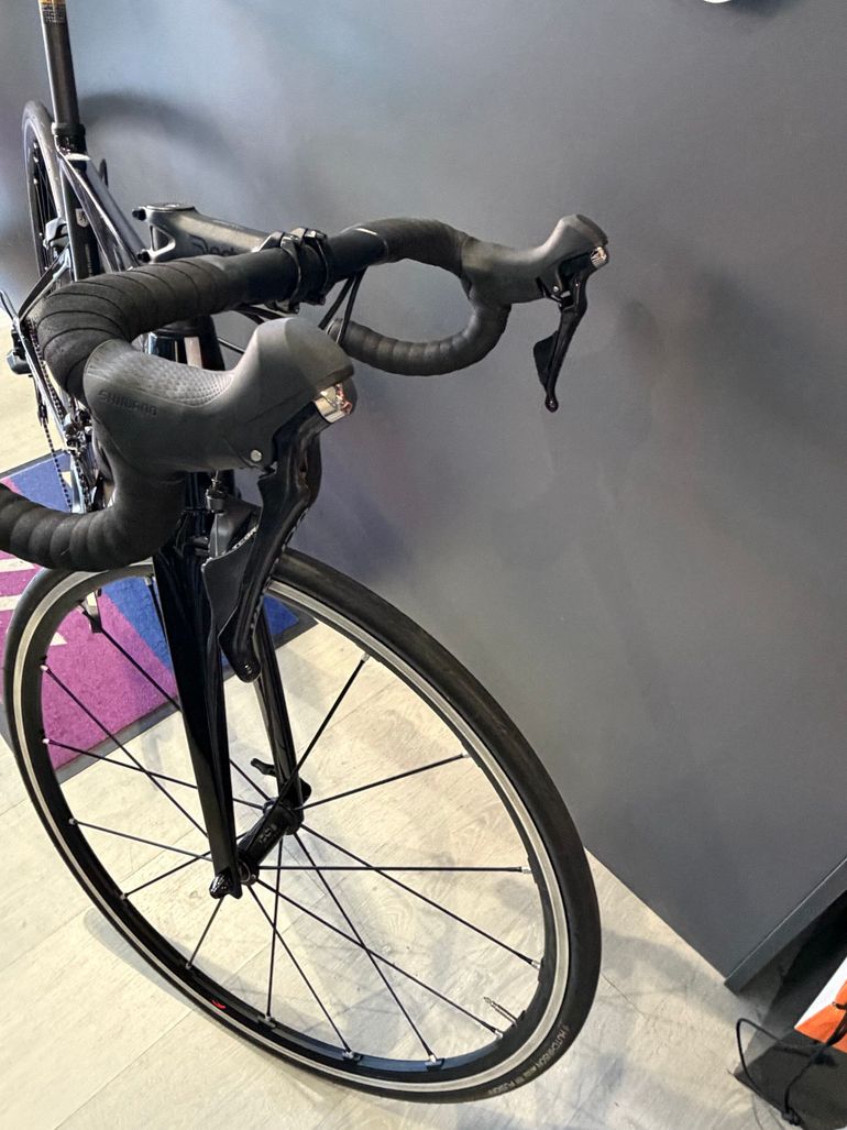 Used Van rysel EDR CF Ultegra Men's Road Bike 2022 2022 Road & Gravel — image 6 of 9