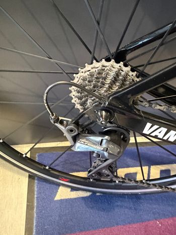 Used Van rysel EDR CF Ultegra Men's Road Bike 2022 2022 Road & Gravel — image 4 of 9