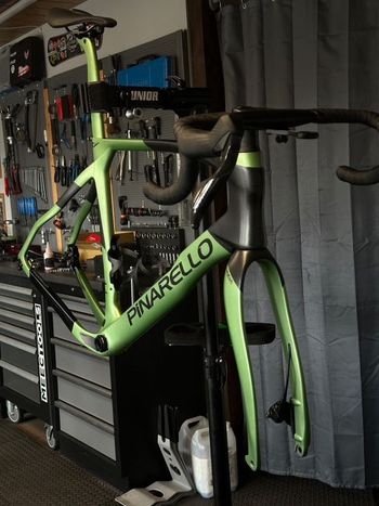 Used Pinarello GREVIL F9 - SHIMANO GRX Di2 2025 Frameset 2025 Road & Gravel, Green — image 3 of 3