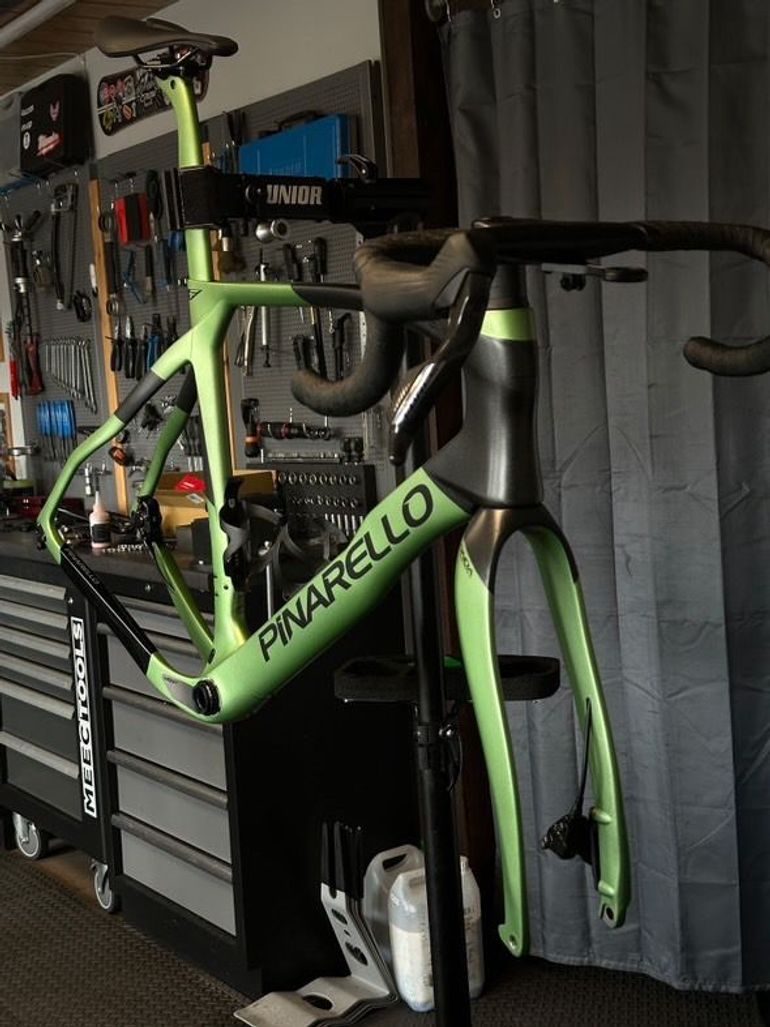Used Pinarello GREVIL F9 - SHIMANO GRX Di2 2025 Frameset 2025 Road & Gravel, Green — image 3 of 3