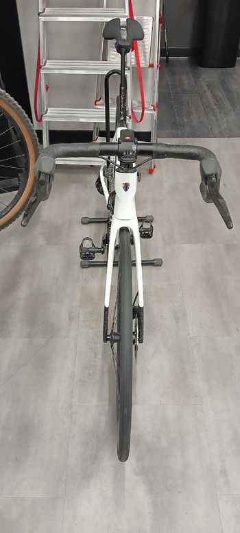 Used Trek Madone SL 6 AXS 2027 2027 Road & Gravel, White — image 12 of 12