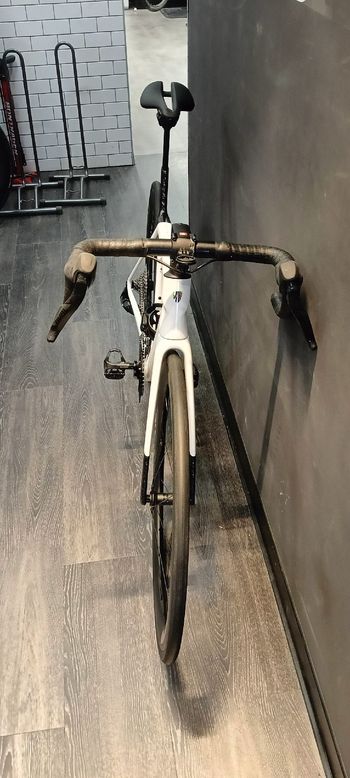 Used Trek Madone SL 6 AXS 2027 2027 Road & Gravel, White — image 11 of 12