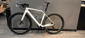 Used Trek Madone SL 6 AXS 2027 2027 Road & Gravel, White — image 2 of 12