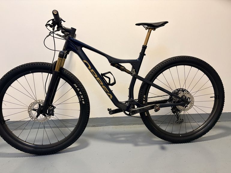Used Orbea OIZ M PRO 2022 2022 Mountainbike, Blue, 29 — image 1 of 18