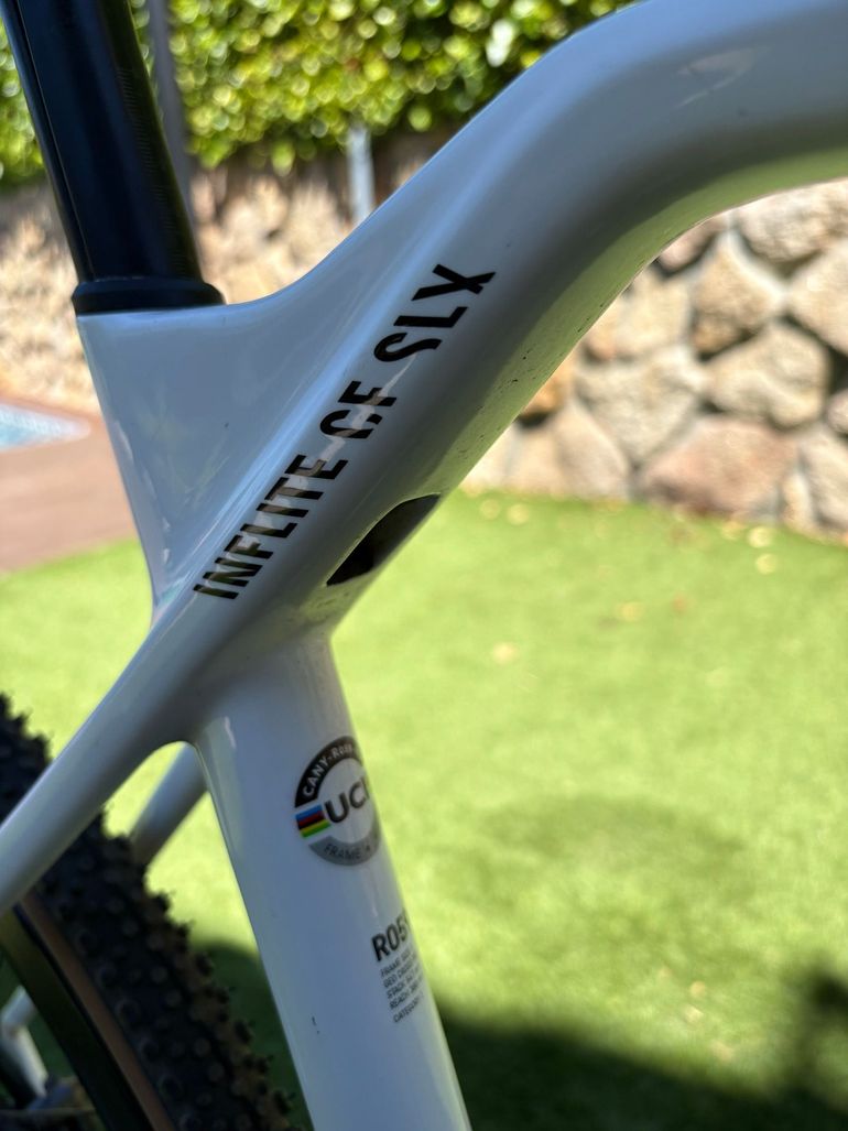 Used Canyon Inflite CF SLX 8 Di2 2024 2024 Road & Gravel, White — image 4 of 8