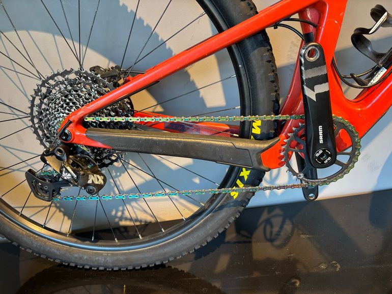 Used Santa Cruz BLUR R / TR / Carbon C / 29 2023 2023 Mountainbike — image 3 of 21