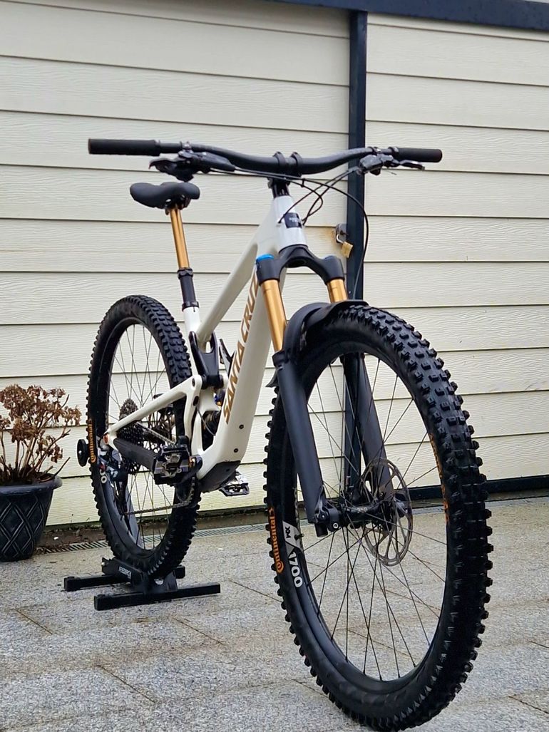 Used Santa Cruz Tallboy R / Carbon C / 29 2021 2021 Mountainbike, White — image 1 of 5