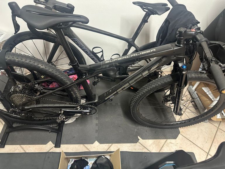 Used Trek Supercaliber 9.8 XT 2023 Frameset 2023 Mountainbike, Black, 29 — image 3 of 4