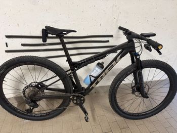 Used Trek Supercaliber 9.8 XT 2023 Frameset 2023 Mountainbike, Black, 29 — image 2 of 4