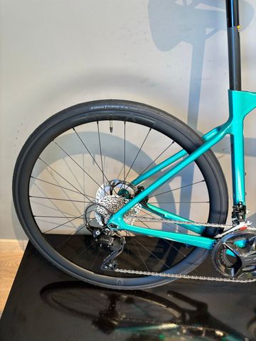 Używany Bianchi Sprint 105 2025 2025 Road & Gravel — zdjęcie 15 z 16