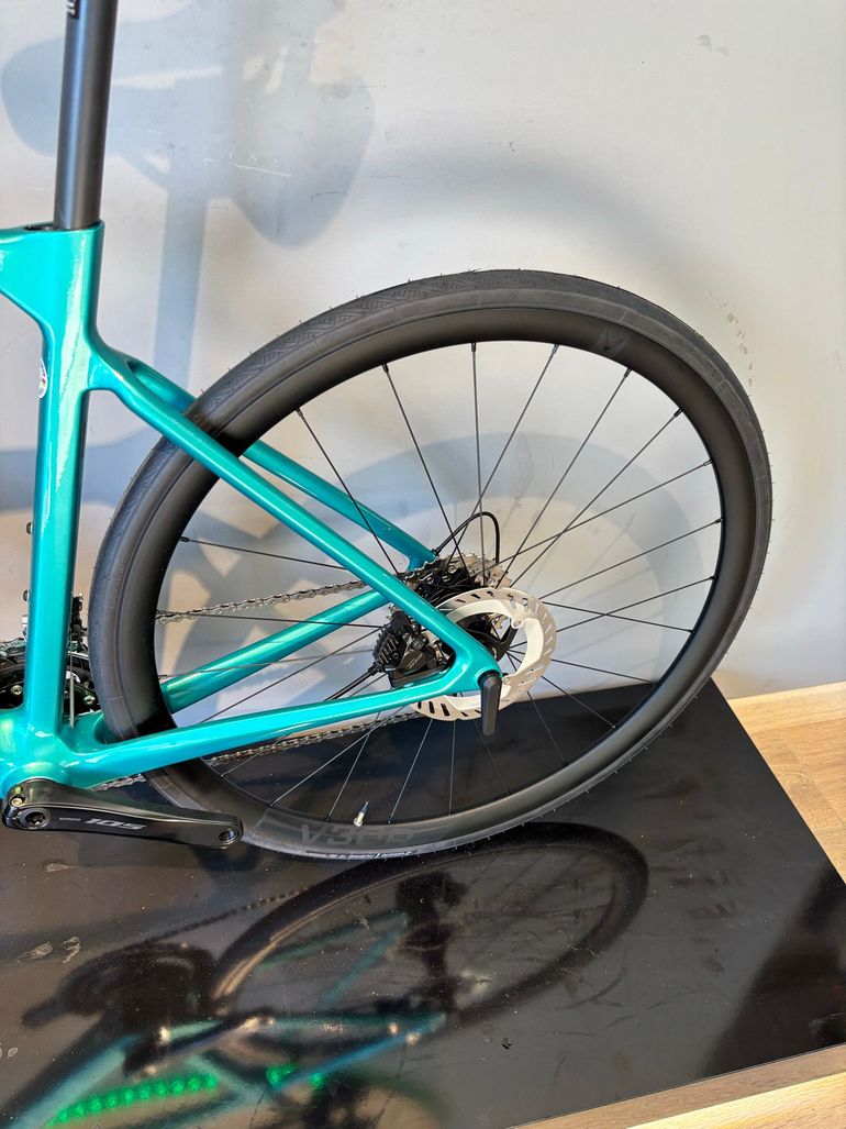 Used Bianchi Sprint 105 2025 2025 Road & Gravel — image 7 of 16
