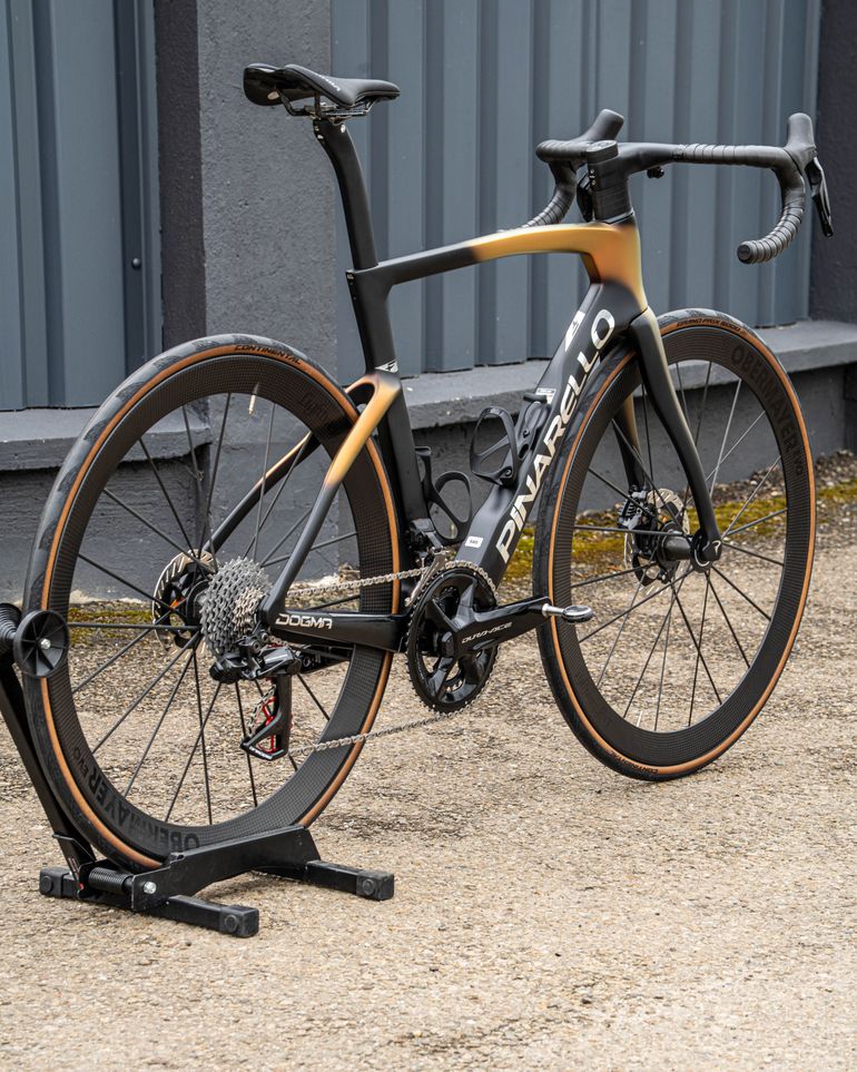 Used Pinarello DOGMA F DURA ACE Di2 2025 2025 Road & Gravel, Black — image 4 of 7