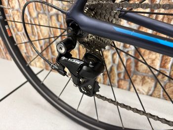 Used Trek Émonda SL 5 2020 2020 Road & Gravel, Black — image 8 of 11