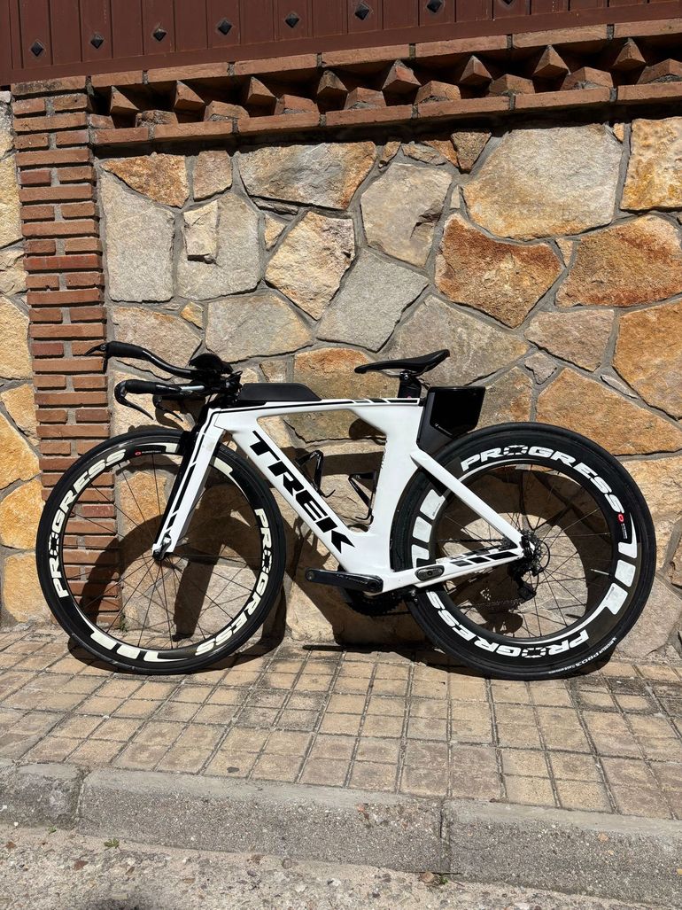 Used Trek Speed Concept 7.0 2016 2016 Road & Gravel, White — image 4 of 11