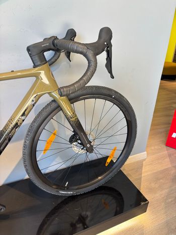Used Scott Addict Gravel 40 2025 2025 Road & Gravel, Green — image 5 of 12