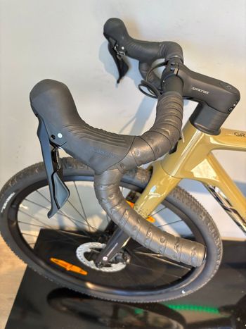 Used Scott Addict Gravel 40 2025 2025 Road & Gravel, Green — image 9 of 12