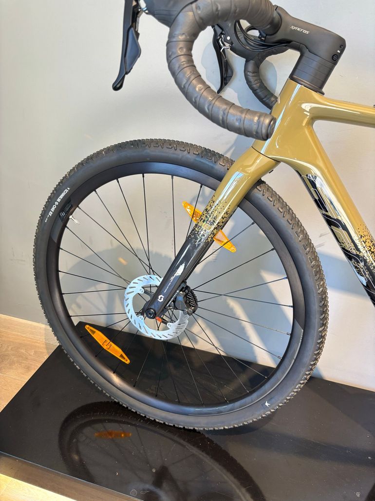 Used Scott Addict Gravel 40 2025 2025 Road & Gravel, Green — image 10 of 12