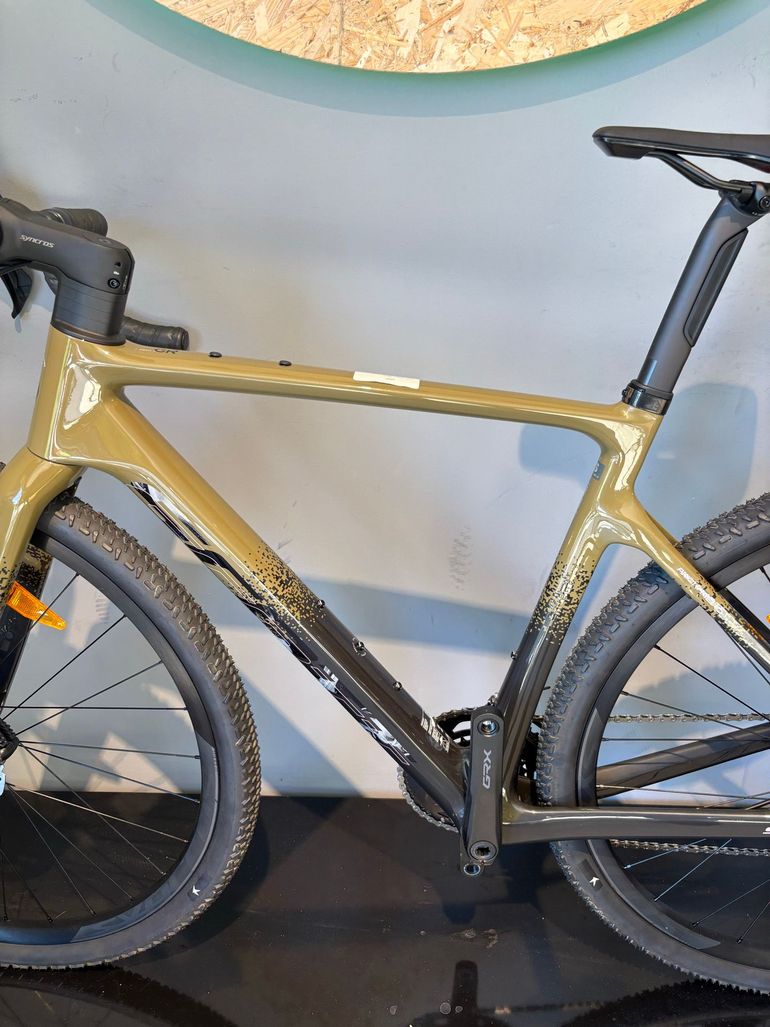 Used Scott Addict Gravel 40 2025 2025 Road & Gravel, Green — image 11 of 12