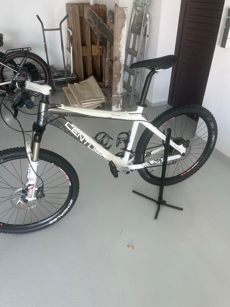 Used Centurion Backfire Shimano Deore 2016 Mountainbike — image 1 of 3