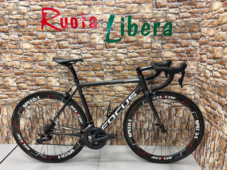 Used Focus IZALCO MAX Ultegra 2018 2018 Road & Gravel, Schwarz — image 1 of 9
