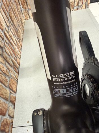 Used Focus IZALCO MAX Ultegra 2018 2018 Road & Gravel, Schwarz — image 6 of 9