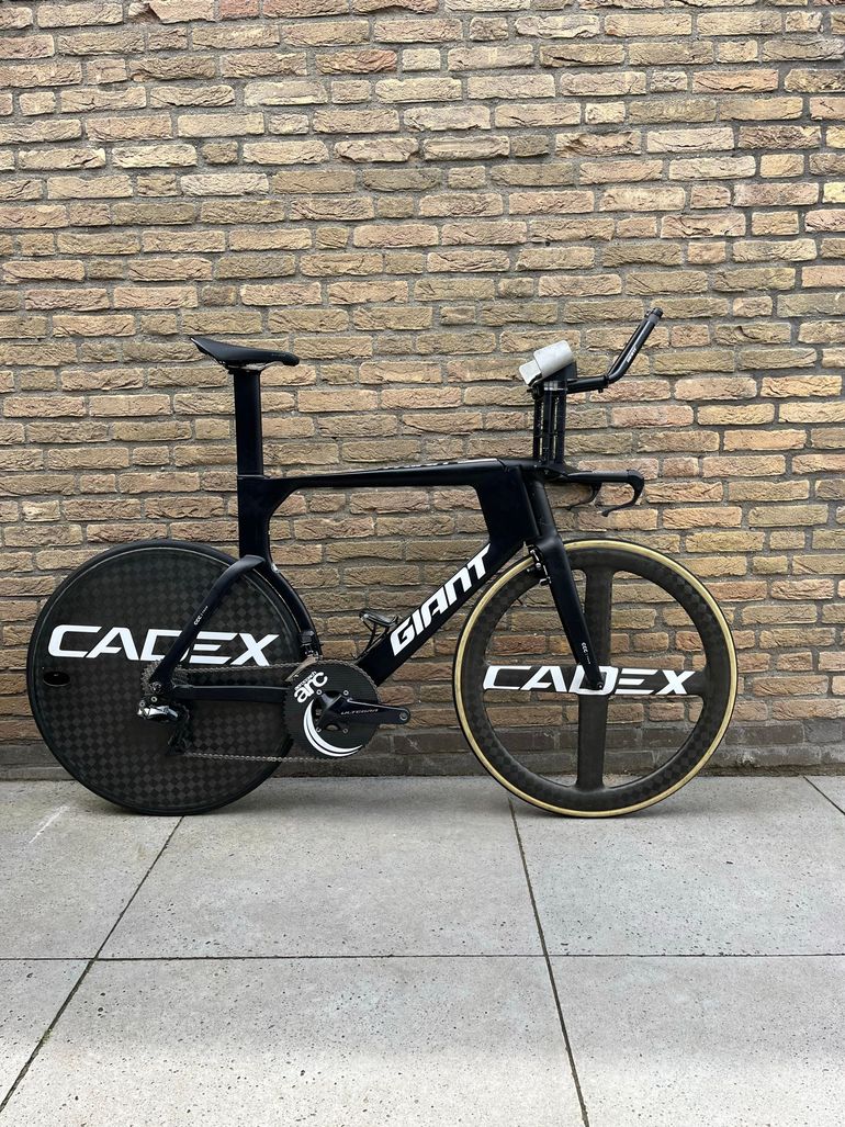 Used Giant Trinity Shimano Dura Ace Di2 2019 Road & Gravel — image 1 of 24
