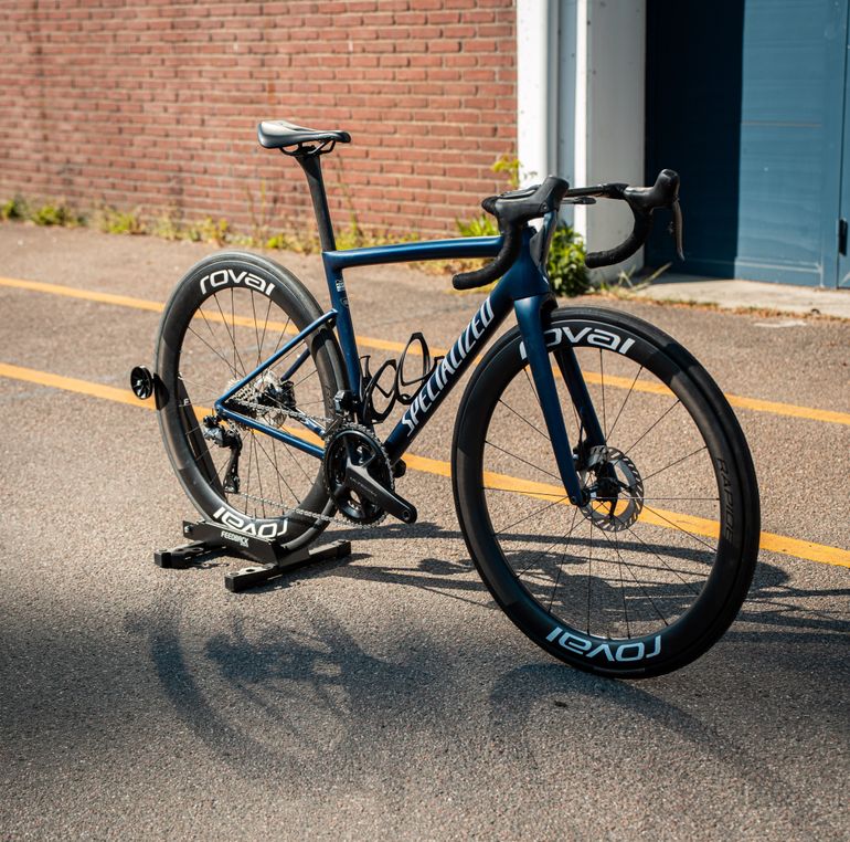 Used Specialized Tarmac SL8 Expert - Shimano Ultegra Di2 2025 2025 Road & Gravel, Blue — image 3 of 13