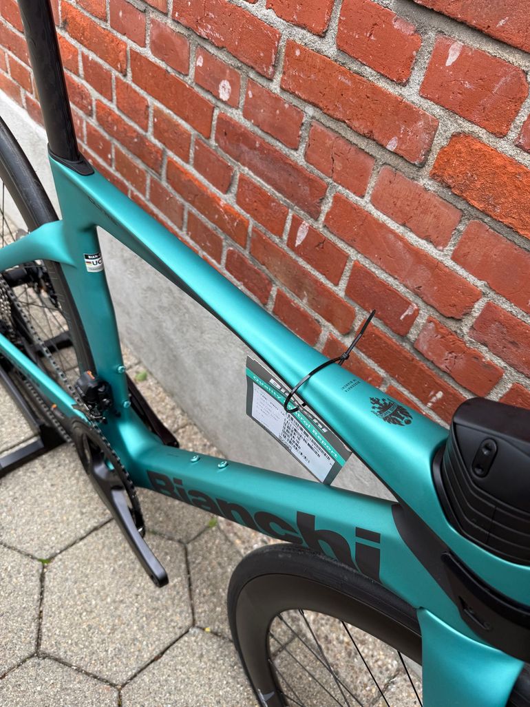 Used Bianchi Oltre Shimano Ultegra Di2 2026 Road & Gravel, Grün — image 8 of 15