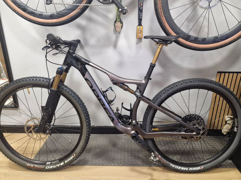 Used Orbea OIZ M11-AXS 2022 2022 Mountainbike, Black, 29 — image 3 of 8