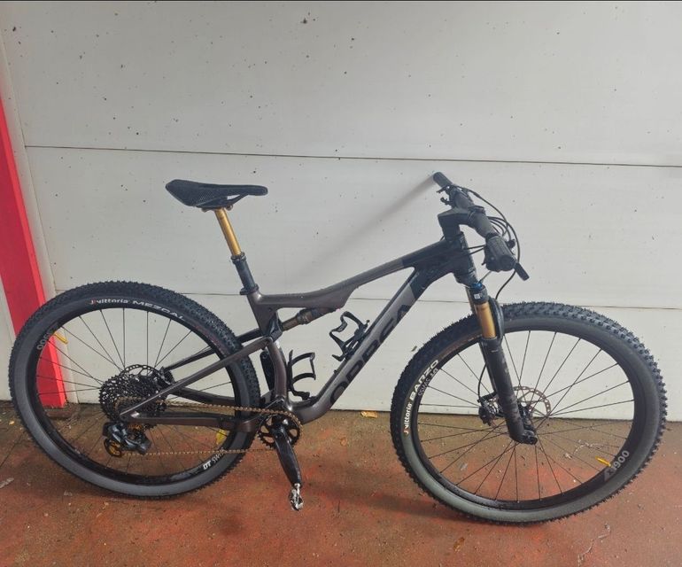 Used Orbea OIZ M11-AXS 2022 2022 Mountainbike, Black, 29 — image 1 of 8